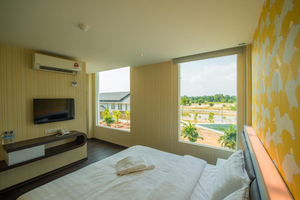 Riverfront Sentral Hotel Malacca Exteriör bild